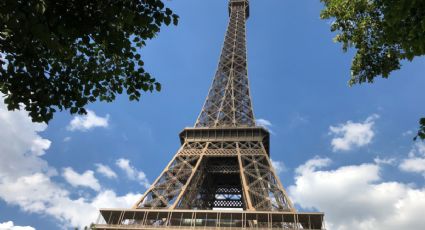Cierran Torre Eiffel por conflicto laboral