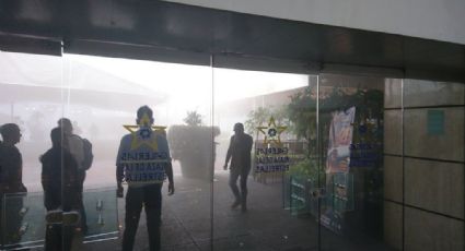 Reportan incendio en local de Plaza Galerías en la CDMX