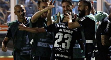 Gremio con un pie en semifinales de la Copa Libertadores; derrota 2-0 de visita a Tucumán 