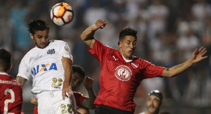 Conmebol da a Independiente victoria de 3-0 sobre Santos por alinear indebidamente a un jugador