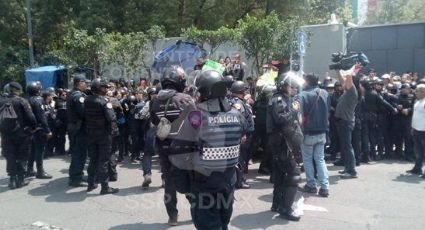 Elementos de la SSP-CDMX retiran bloqueo de estudiantes en Avenida Universidad