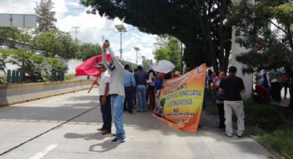 Ceteg bloquea bulevar Vicente Guerrero; piden destitución de director de la SEG 