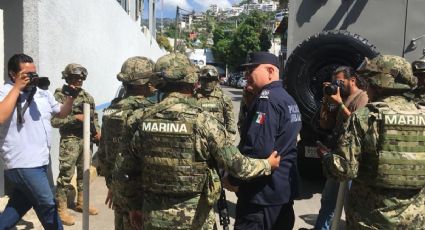 Ejército y Marina desarman a policía municipal de Acapulco; hay dos mandos detenidos (VIDEO) 