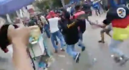 Aficionados matan a patadas a un hincha del equipo contrario en Indonesia (VIDEO)