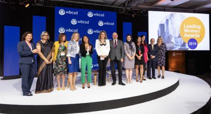 Reconocen a Directora Ejecutiva de Santander con el “Leading Women Awards”