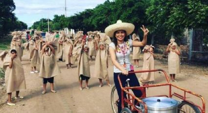 Disfraza profesora a sus alumnos de tamales para desfile (FOTO)