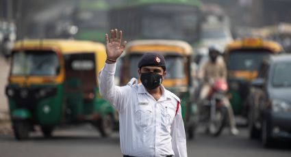India impone restricciones vehiculares por altos niveles de contaminación (VIDEO)