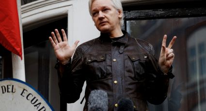 Policía británica arresta a Julian Assange en embajada de Ecuador