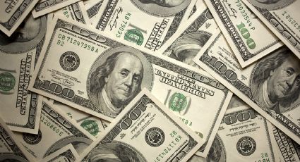 Dólar cotiza 18.77 pesos a la venta en el AICM