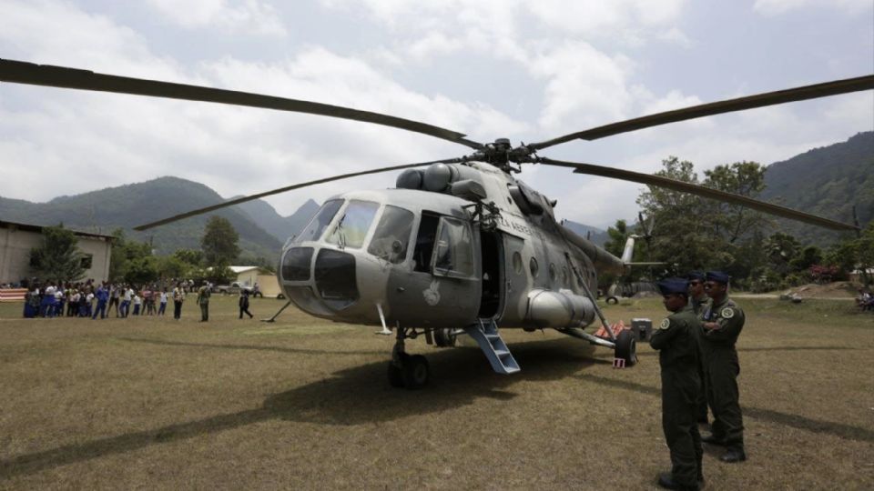 Un helicóptero de Semar se desplomó en Lázaro Cárdenas, Michoacán.
