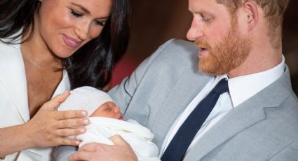 Duques de Sussex dan a conocer a su primer hijo (VIDEO)