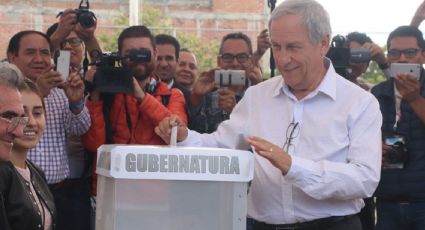 Enrique Cárdenas, candidato del PAN vota en el municipio de Cholula