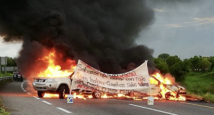 Queman vehículos en Villahermosa; dejan mensaje contra la GN