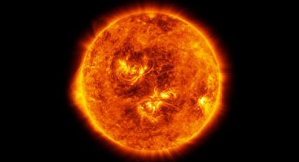 Captan imagen de la Estación Espacial Internacional frente al Sol