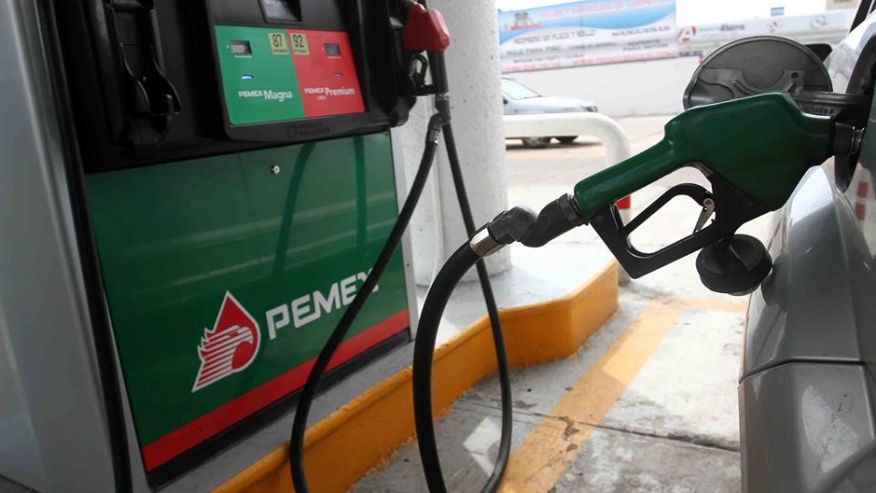 Hacienda justifica que de no aplicarse subsidio a las gasolinas, su precio estaría rondando los 34 pesos el litro.