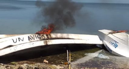 Pescadores de Campeche prenden fuego a lanchas en protesta por depresión del pulpo