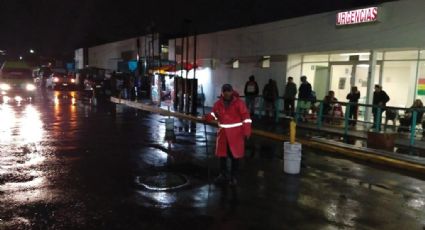 Torrencial inunda hospital de Ecatepec, Edomex