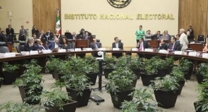 INE acuerda mantener hasta abril presidencias de comisiones