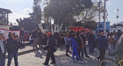 Pobladores de Amozoc queman vehículos; intentan tomar el Palacio Municipal