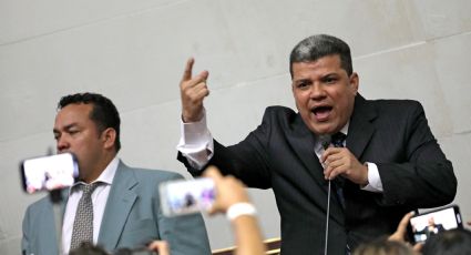 Asamblea Nacional venezolana nombra a Luis Parra como su líder