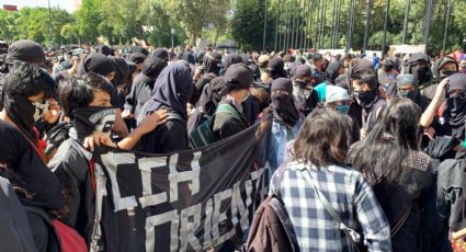 Anarquistas desatan agresiones contra policías y periodistas