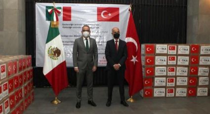 Dona Gobierno de Turquía a México despensas para damnificados