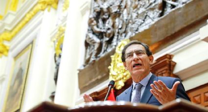 Destituye Parlamento peruano al presidente Martín Vizcarra