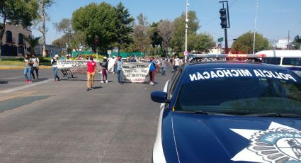 Normalistas marchan nuevamente en Morelia, Michoacán