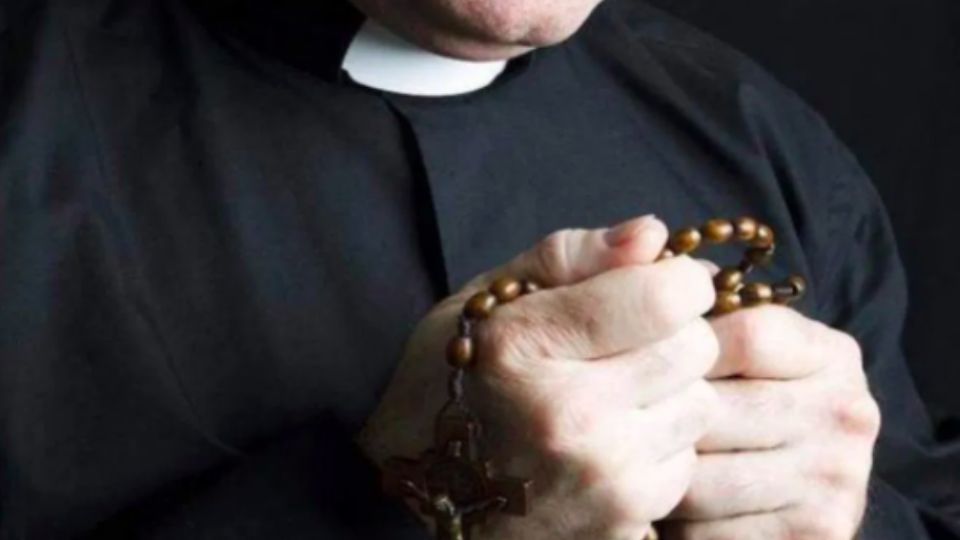 La Arquidiócesis Primada de México, alerta sobre sacerdotes falsos.