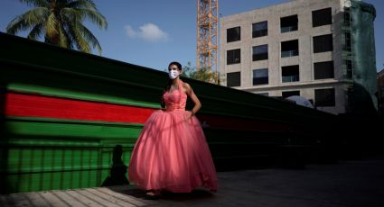 Cubrebocas, la nueva tendencia de moda para las quinceañeras en Cuba