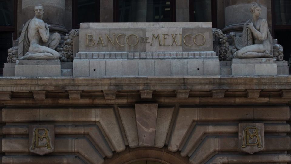 Banxico decide mantener en 11.25% la tasa de interés.