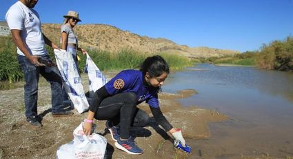 Activistas de México y EU limpian el río Bravo