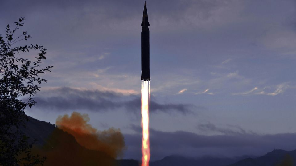 Corea del Norte lanza otra vez misiles con dirección a Japón