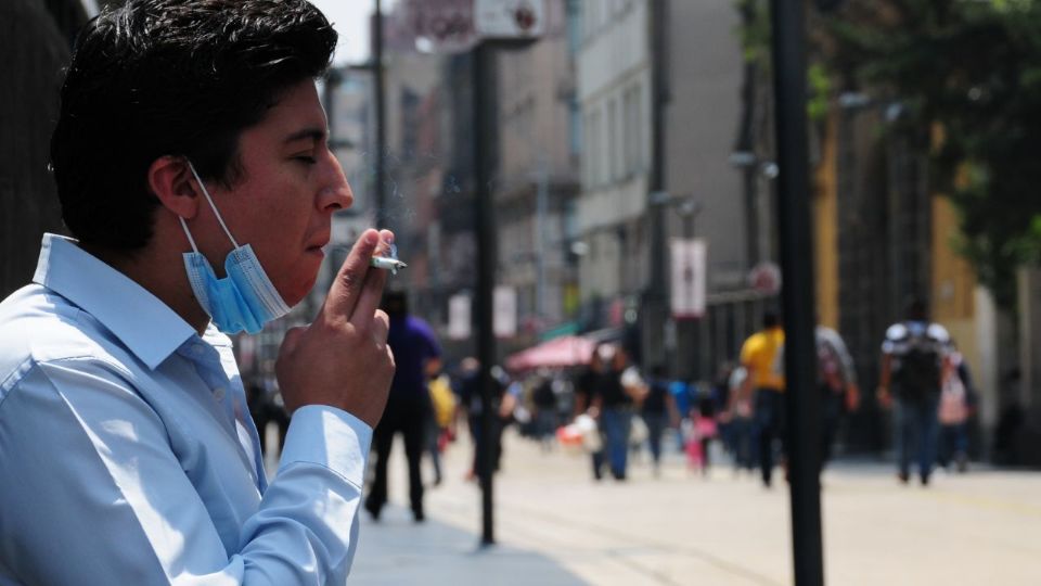 La Ley General de Tabaco prohibe fumar en algunas espacios abiertos.