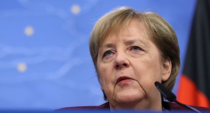 Merkel sale aplaudida y ovacionada por líderes europeos