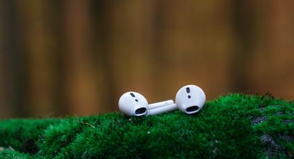 ¡Con la música adentro! Mujer se come uno de sus AirPods al confundirlo con medicamento