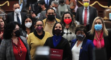 Entrega Gobierno capitalino a Congreso local paquete económico 2022