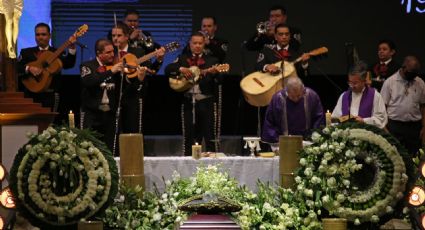 Fotos: La muerte de Vicente Fernández reunió a miles de sus fans durante su misa