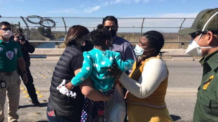Entregan a menor chilena rescatada a su madre en EU