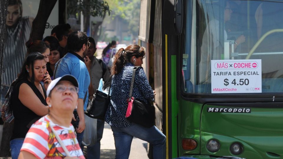 Para prevenir la violencia de género, el Conejo Ciudadano y transportistas inician una campaña en el transporte público.