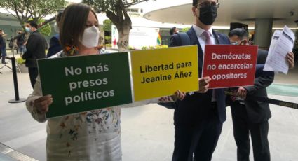 Con protestas, Senado de la República recibe al presidente de Bolivia