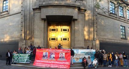 Exigen libertad a presos políticos en Michoacán afuera de SCJN