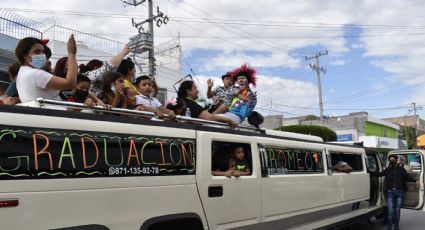 Organizan fiesta de graduación a niño con síndrome de down en Coahuila