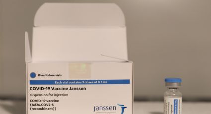 Efectos secundarios: Vacunas AstraZeneca y Janssen podrían causar esta enfermedad rara