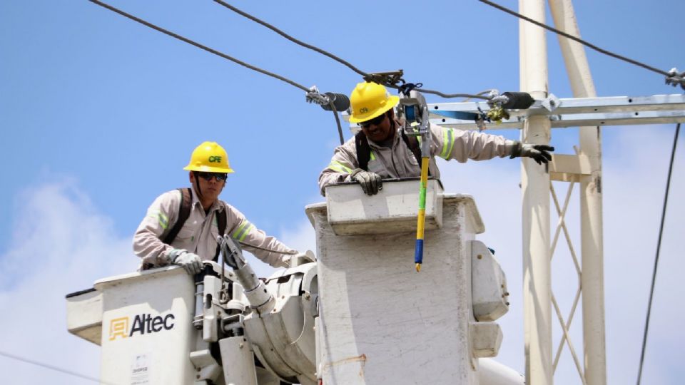 Un joven hizo contacto con cables de corriente eléctrica propiedad de la empresa en la azotea de un inmueble, ya se hizo la denuncia.