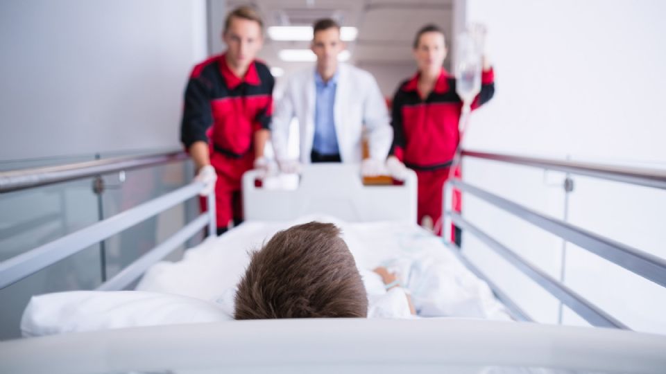 Niños fueron hospitalizados tras inexplicable intoxicación en escuela