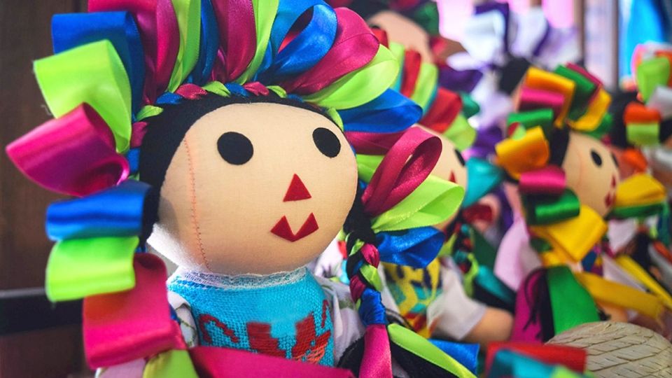 Muñeca artesanal de Amealco de Bonfil, considerada Patrimonio Cultural Intangible de Querétaro.