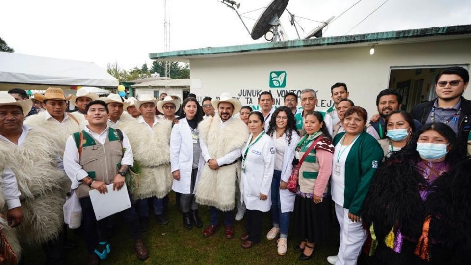 Zoé Robledo, director del IMSS, durante una reunión de trabajo en Chiapas.