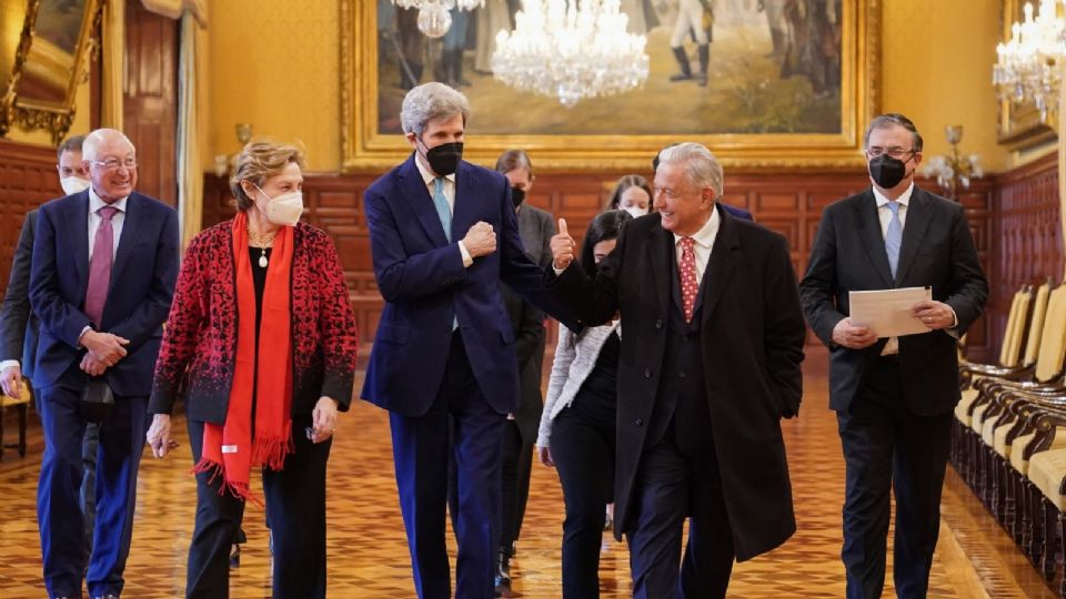 AMLO con John Kerry en su anterior visita a Palacio Nacional