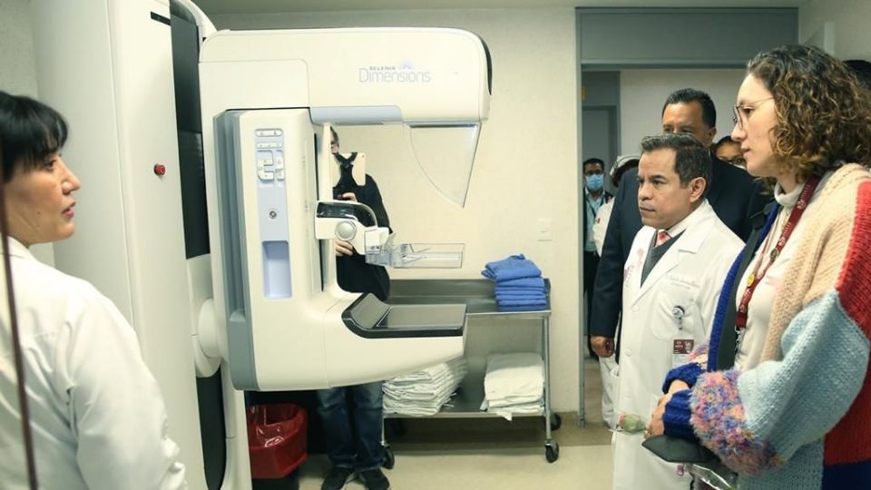 Issste reinaugura centro especializado en atención de cáncer de mama.